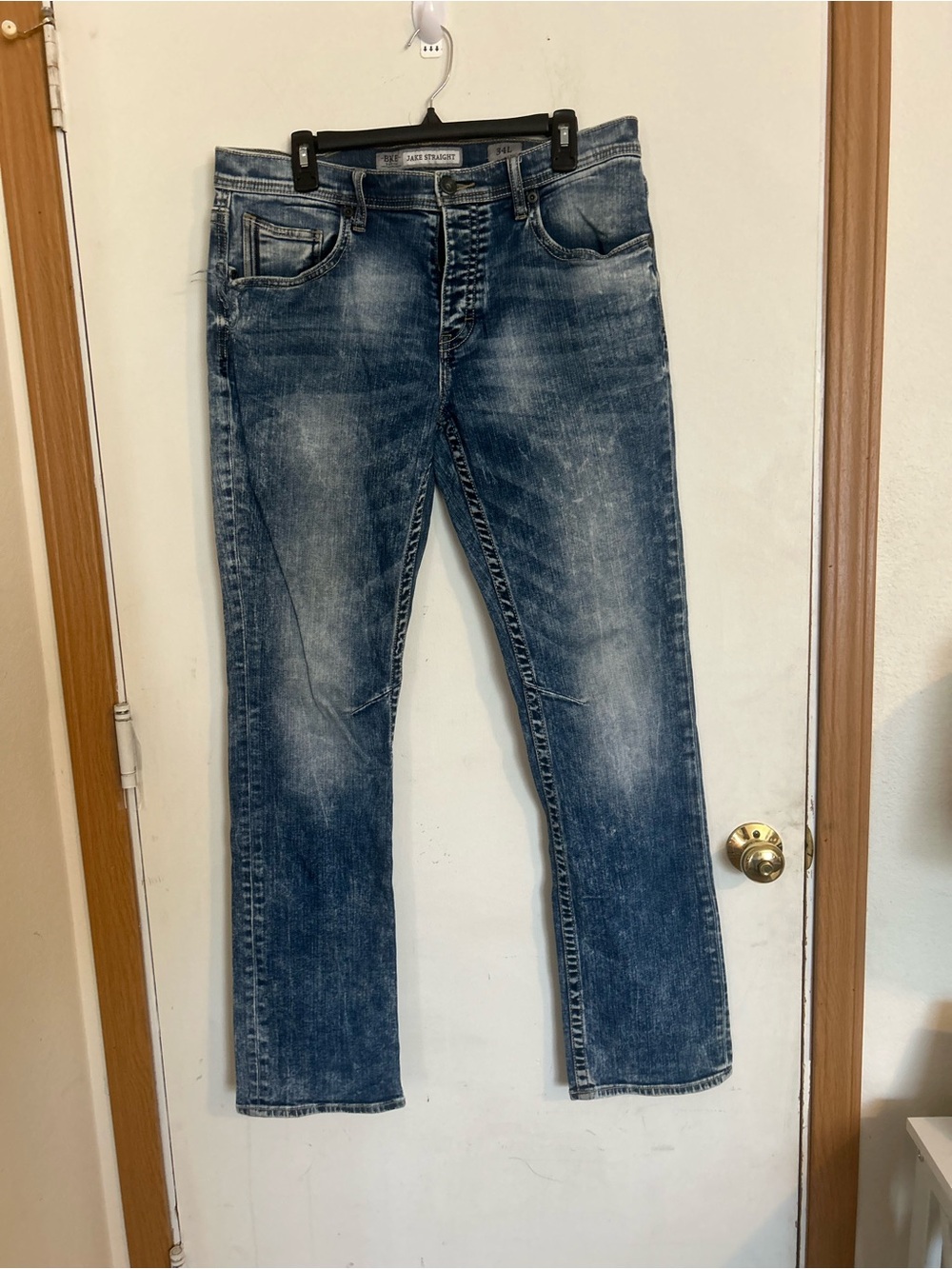 BKE Jeans Mens 34L Blue Jake
Straight Fit Denim Casual Preppy 5
Pocket Logo